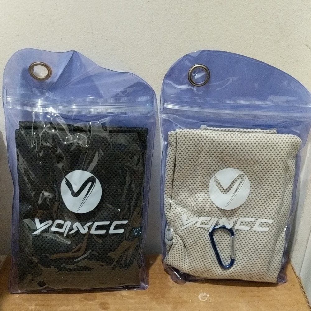 YQXXC Workout Exercise Sports Cooling Towel W/Hook & Bag Black or Grey 🆕